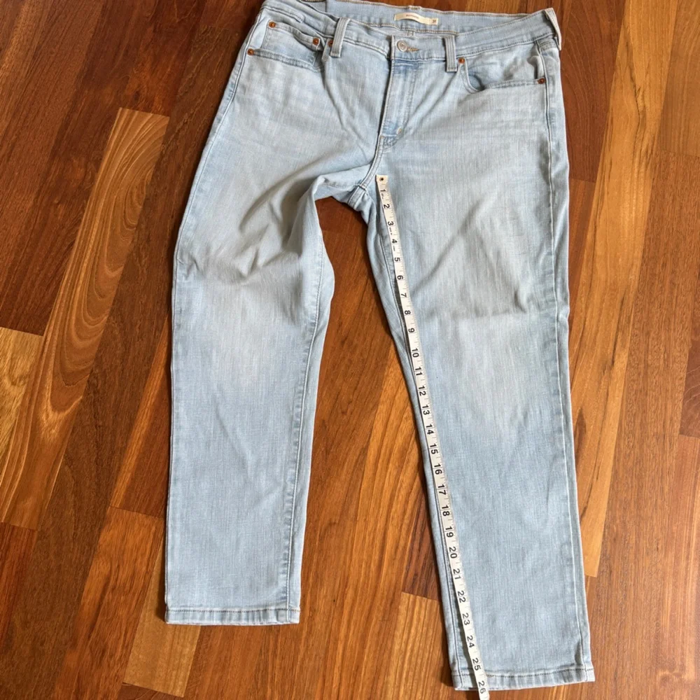 Levi's‎ Jeans Women's Light Wash Boyfriend Stretchy Jeans Size 31
